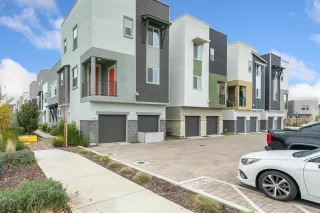 Photo #2: 221140586 Listing