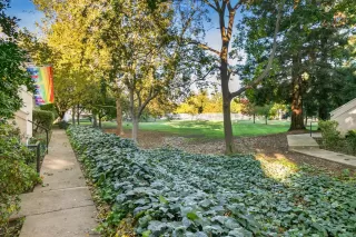 Photo #2: 221140855 Listing