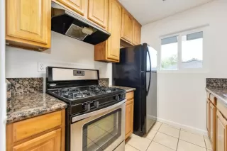 Photo #4: 221141577 Listing