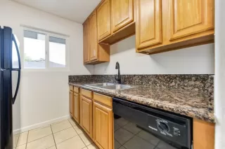 Photo #5: 221141577 Listing