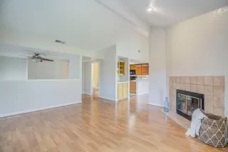 Photo #5: 221141702 Listing 