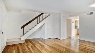 Photo #5: 221142016 Listing