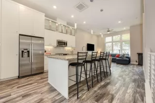 Photo #2: 221142229 Listing