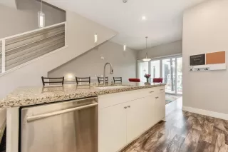 Photo #3: 221142229 Listing