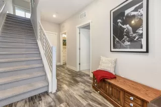 Photo #5: 221142229 Listing