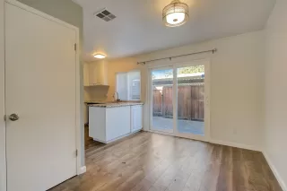 Photo #4: 221142616 Listing