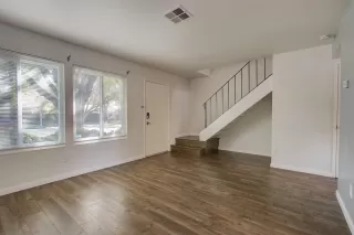 Photo #5: 221142616 Listing