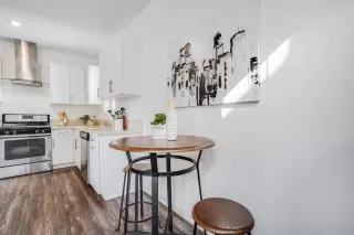 Photo #6: 221142652 Listing