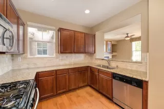 Photo #3: 221142713 Listing