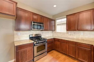 Photo #4: 221142713 Listing