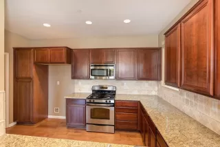 Photo #5: 221142713 Listing