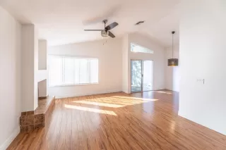 Photo #1: 221143072 Listing