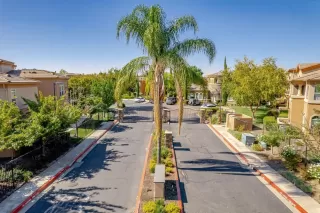 Photo #2: 221143367 Listing