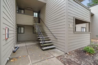 Photo #2: 221143749 Listing