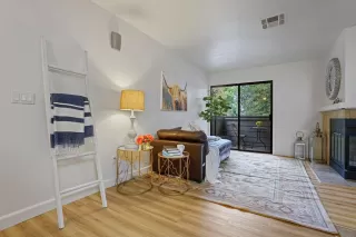 Photo #4: 221143749 Listing