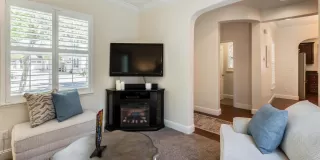 Photo #6: 221143795 Listing