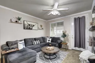 Photo #4: 221143921 Listing