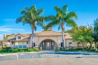 Photo #2: 221144027 Listing 