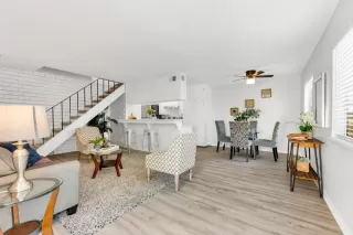 Photo #4: 221144447 Listing