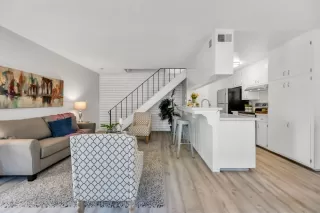 Photo #5: 221144447 Listing