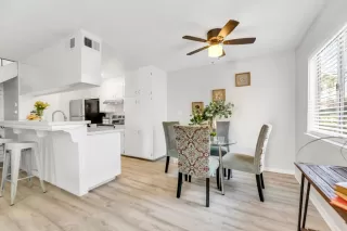 Photo #6: 221144447 Listing