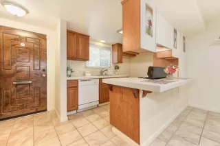 Photo #2: 221145514 Listing