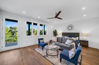 Photo #6: 221145793 Listing