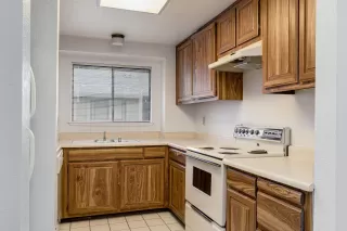 Photo #5: 221145998 Listing