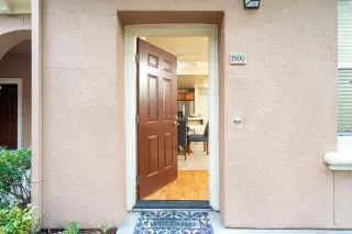 Photo #2: 221146008 Listing