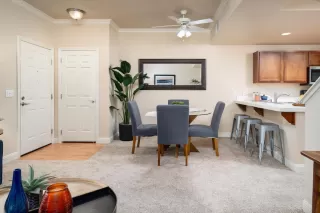 Photo #5: 221146008 Listing