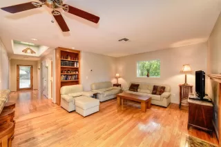 Photo #2: 221146553 Listing 