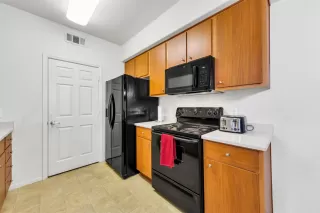 Photo #5: 221146632 Listing