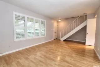 Photo #2: 221146734 Listing