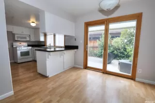 Photo #4: 221146734 Listing