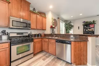 Photo #2: 221146747 Listing 