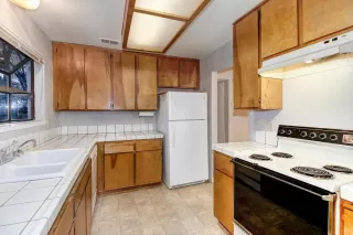 Photo #2: 221146998 Listing 