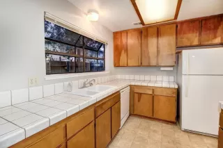 Photo #5: 221146998 Listing 