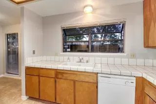 Photo #6: 221146998 Listing 