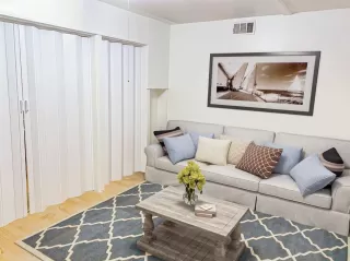 Photo #5: 221147767 Listing