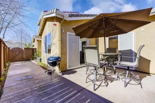 Photo #2: 221148029 Listing