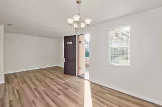 Photo #5: 221148769 Listing
