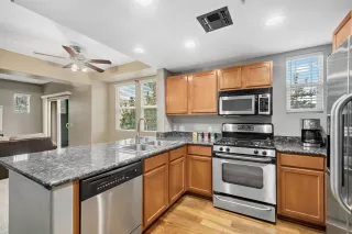 Photo #4: 221149281 Listing