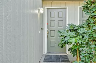 Photo #2: 221149519 Listing