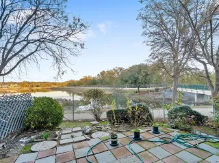 Photo #2: 221149719 Listing