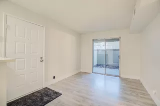 Photo #2: 221149847 Listing