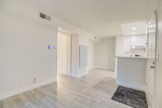 Photo #3: 221149847 Listing