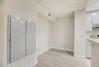 Photo #4: 221149847 Listing