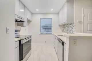 Photo #6: 221149847 Listing