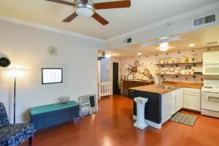 Photo #4: 221150169 Listing