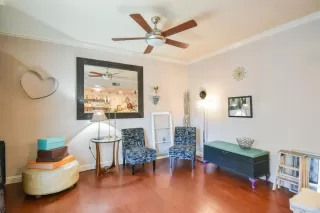 Photo #6: 221150169 Listing